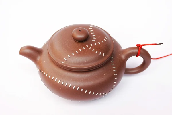 中国茶壶的粘土。孤立对惠特 — 图库照片
