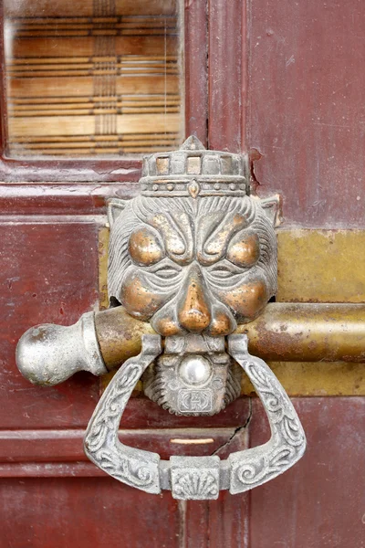 Traditionelle chinesische Tür — Stockfoto