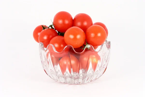 玻璃碗里的樱桃番茄 — 图库照片