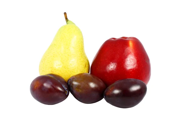 Pera fresca, mela e tre prugne — Foto Stock