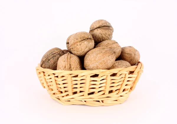 Ořechy v košíku — Stock fotografie