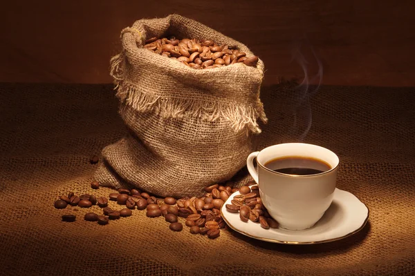 Kaffeetasche und Tasse — Stockfoto