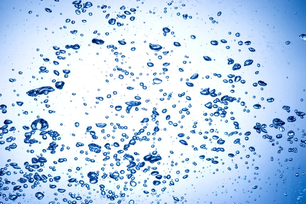 Bolhas em água limpa — Fotografia de Stock
