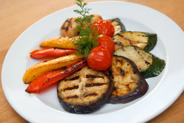 Fried vegetables on a grill — Zdjęcie stockowe