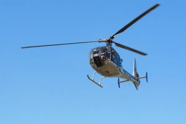 Helicóptero en el aire —  Fotos de Stock