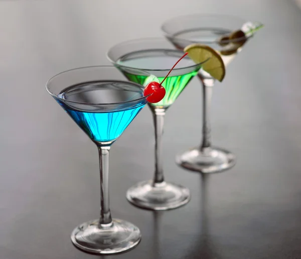 Classical martini with berries — Stock Photo, Image