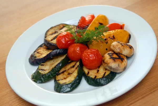 Fried vegetables on a grill — Stock Photo, Image