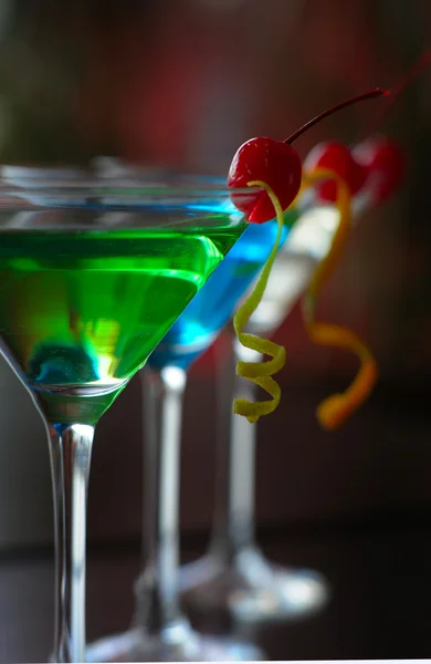 Klassische Martini mit Beeren — Stockfoto