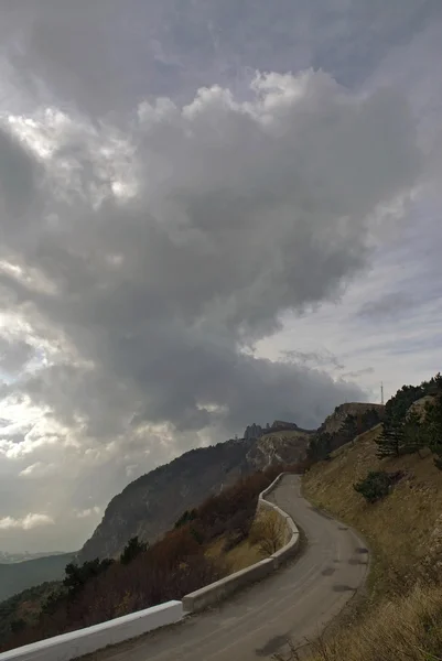 Mountain road on Ah-petri — Stock Photo, Image
