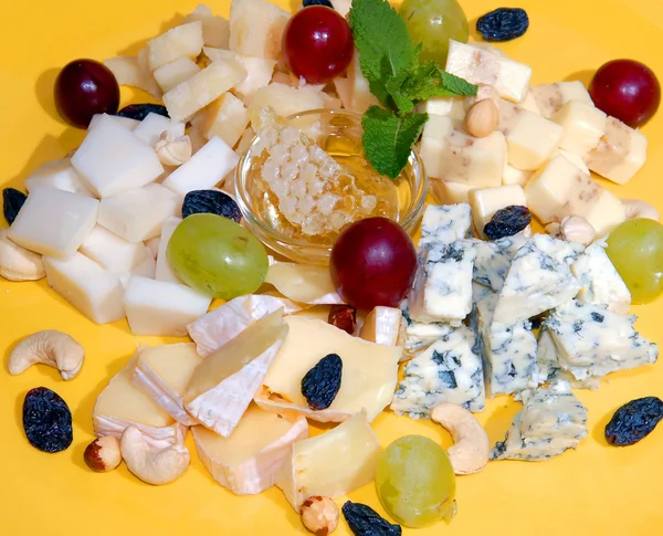 Bal ve meyve peynir sürümleri — Stok fotoğraf