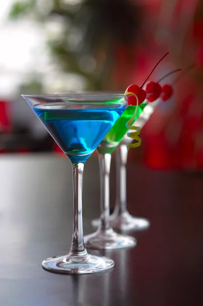 Çilek ile klasik martini — Stok fotoğraf