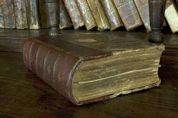 Stare książki — Zdjęcie stockowe