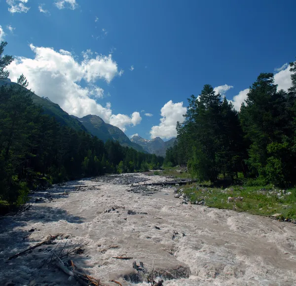 Гірська річка Баксанська — стокове фото