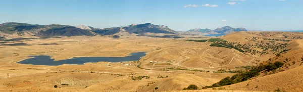 Yaz aylarında Doğu Kırım Panorama — Stok fotoğraf