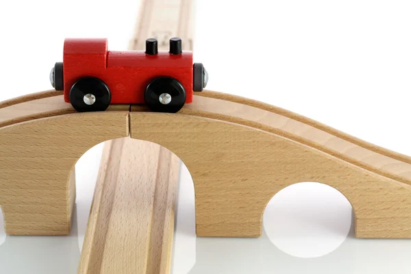 Rote Spielzeugeisenbahn aus Holz — Stockfoto