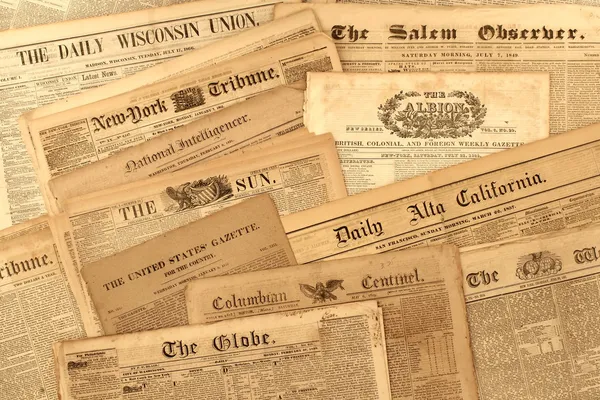 Sammlung antiker Zeitungen — Stockfoto