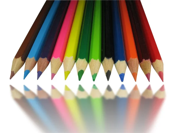 Kleur potloden met spiegel reflectie — Stockfoto