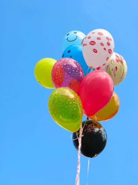 Parta barevných nafukovacích balónků — Stock fotografie