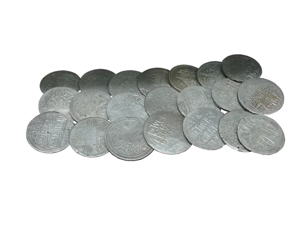 Oude Arabische zilveren munten geïsoleerd — Stockfoto