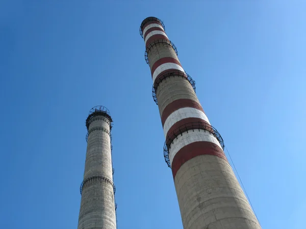 Two industrial chimneys with no smoke — Stock Photo, Image