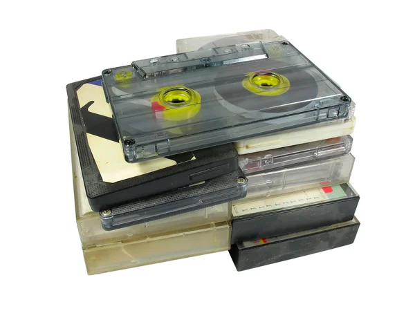 堆的孤立的旧音频 cassetes — 图库照片