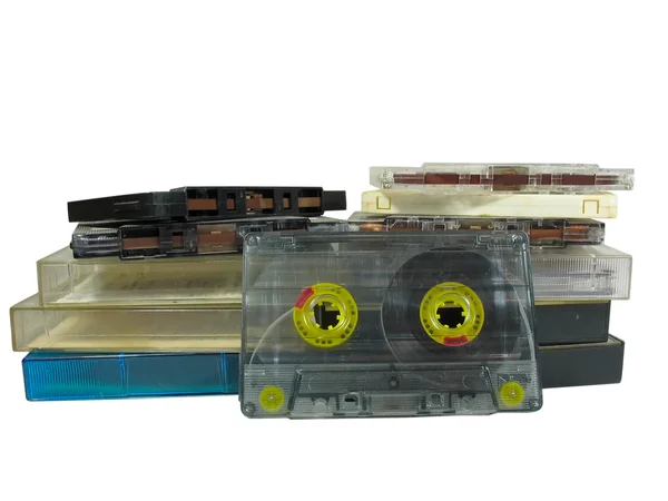 Hromadu starých zvukových cassetes izolované — Stock fotografie