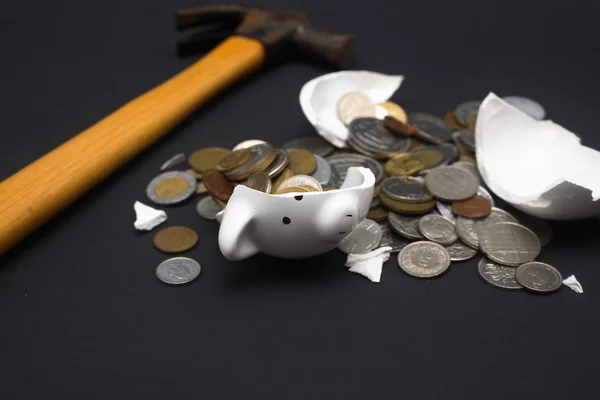 Broken Piggy Bank — Stock Photo, Image