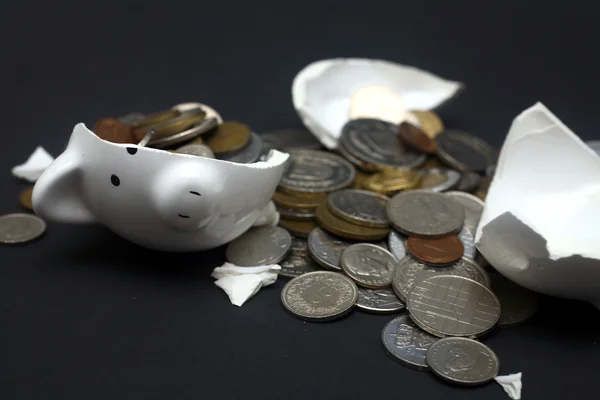 Broken Piggy Bank — Stock Photo, Image