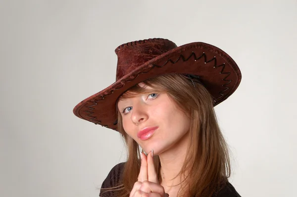 모자에 예쁜 여자의 초상화 — 스톡 사진