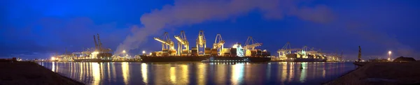 Панорама контейнерного корабля — стоковое фото