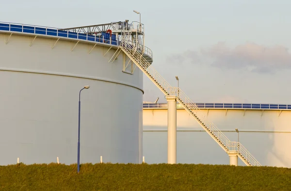 Oil tanks in the evening light — Stock Photo, Image