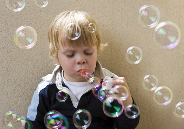 Blowing bubbles — Stock Photo, Image