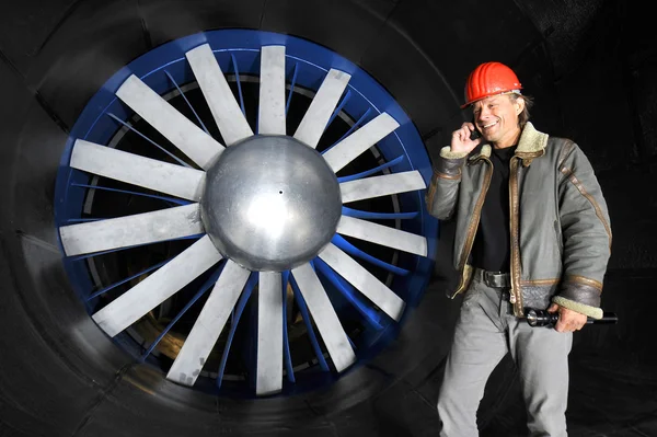 Inženýr v aerodynamickém tunelu — Stock fotografie