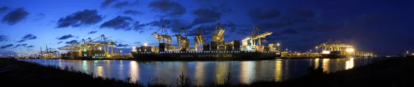 Container harbor during twilight — Stock Photo, Image