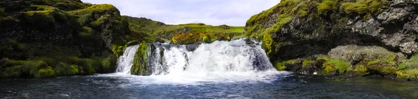 Cachoeira Landmannalaugar — Fotografia de Stock