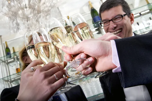 Přípitky šampaňským — Stock fotografie