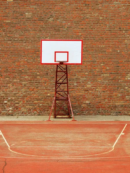 Баскетбольний майданчик — стокове фото