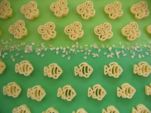 Vlinders en vissen - dacht macaroni — Stockfoto