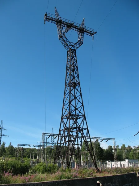 Electric power line pillar against sky. — Stock Photo, Image