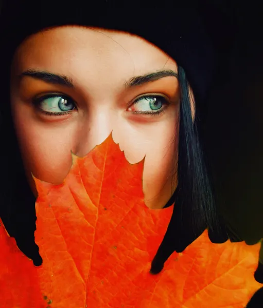 Jesienna dziewczyna — Zdjęcie stockowe