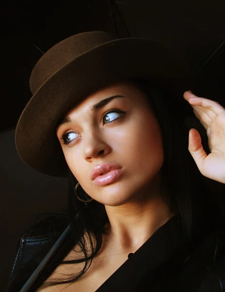 帽子を持つ美しい女の子 — ストック写真