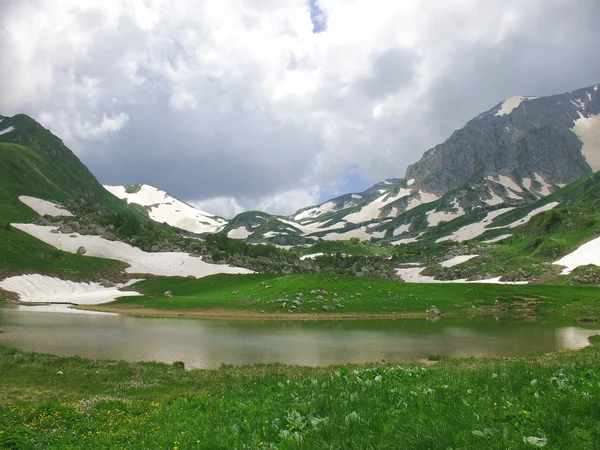 Lake in mountains. — Stock Photo, Image