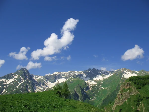Góry na Kaukazie — Zdjęcie stockowe