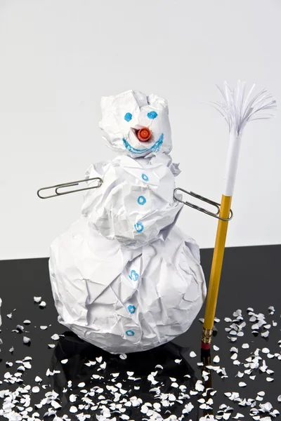 Papier sneeuwpop met teken — Stockfoto