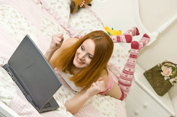 Teen on bed — Stock Photo, Image
