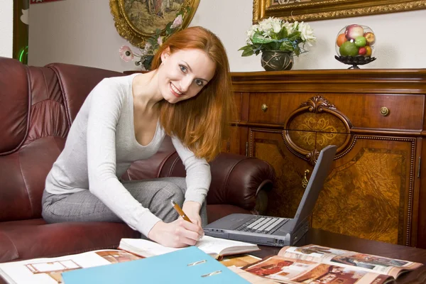 Smiling businesswoman at work — Stock Photo, Image