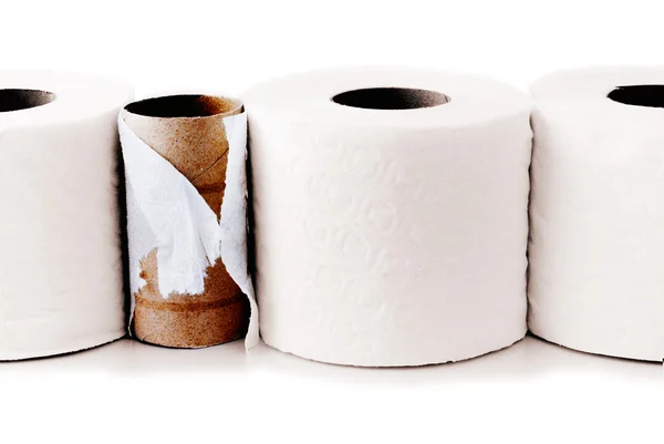 Toaletní papír role v řadě — Stock fotografie