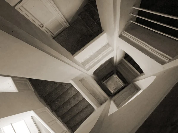 Lépcsőn a régi épület — Stock Fotó
