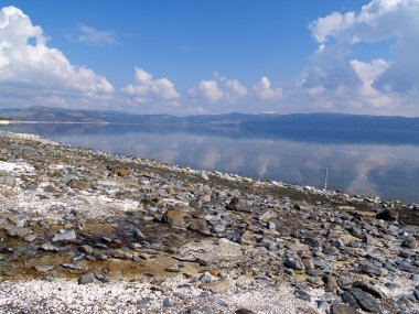 yüksek dağlık göl