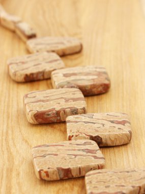 bej renkli jasper kolye